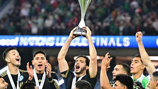 关于墨西哥队在美洲杯半决赛中惊险晋级的信息