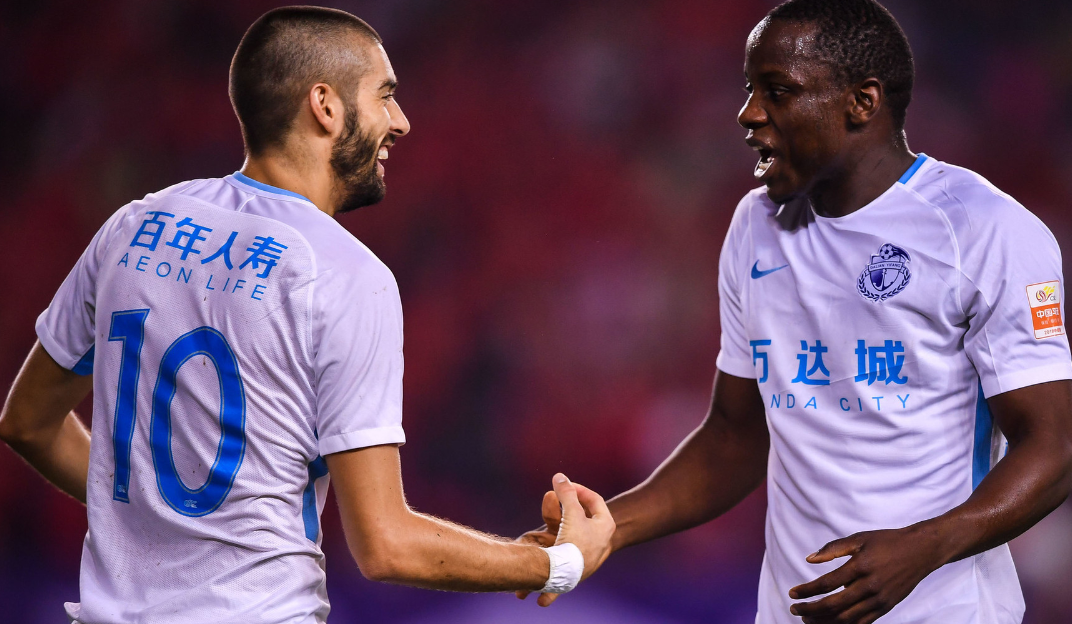 包含瓦朗谢纳主场失利，陷入保级泥潭的词条