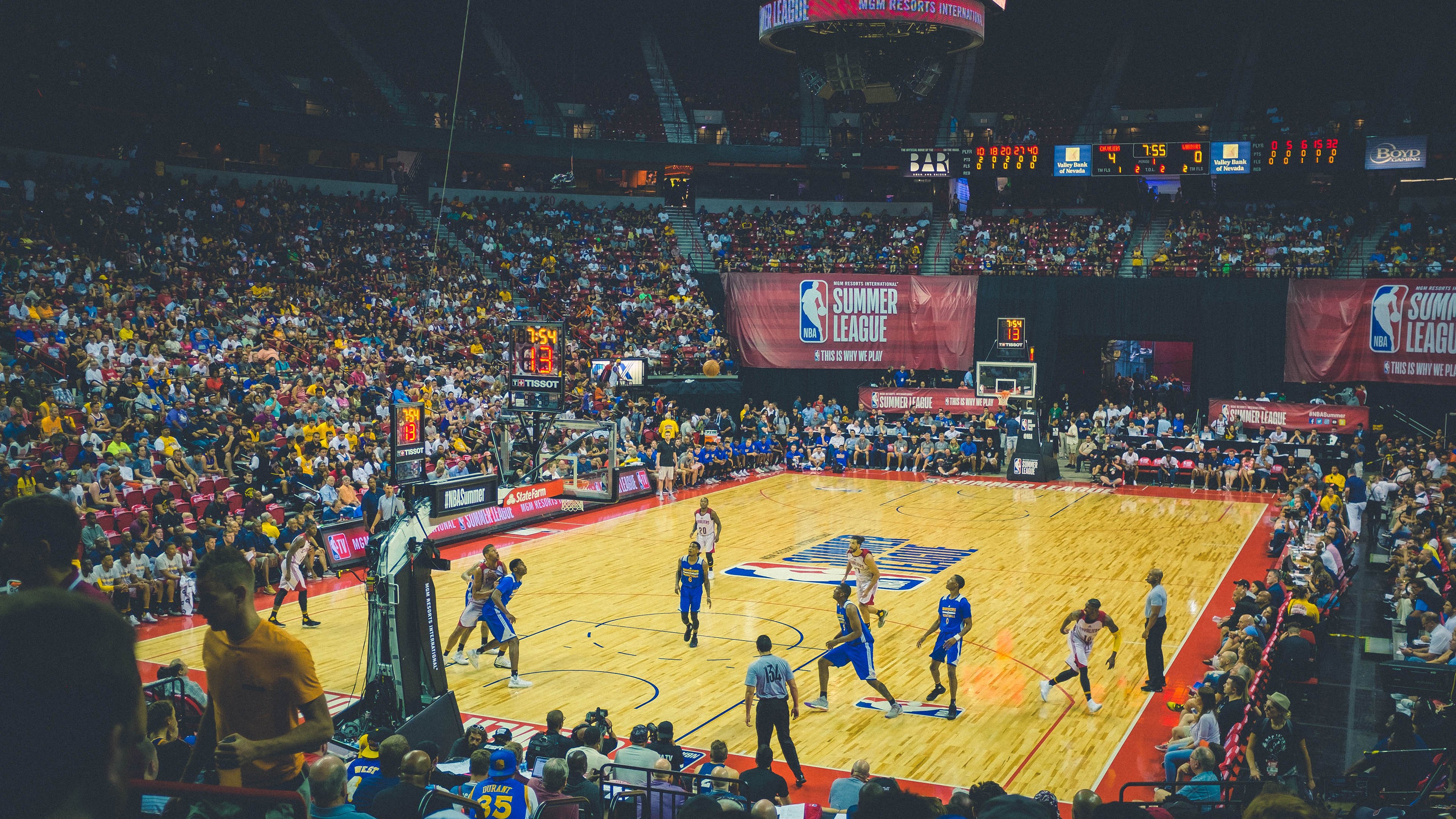 当广州队掀翻马刺，保罗的高光与篮球的暗面