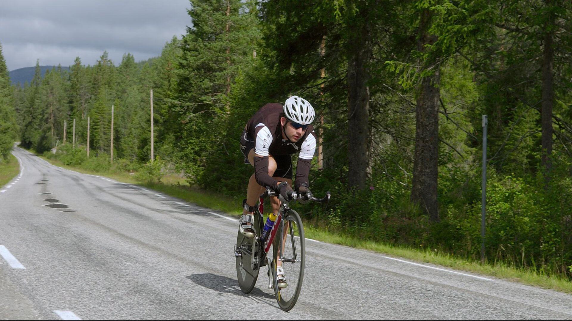 赛道上的逆袭,哈斯鏖战红牛,勒克莱尔惊艳四座